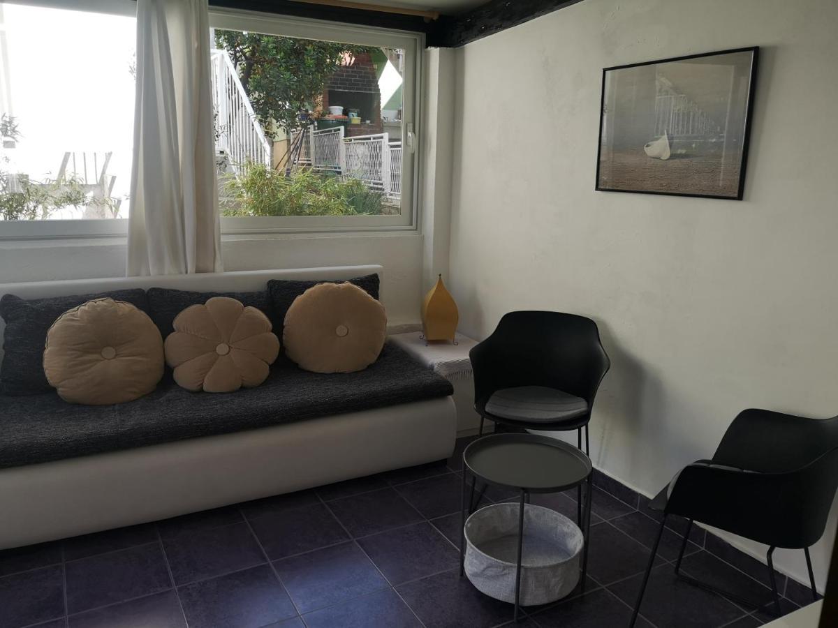 Villa Mala Kuca Ispod Borova Primošten Exterior foto