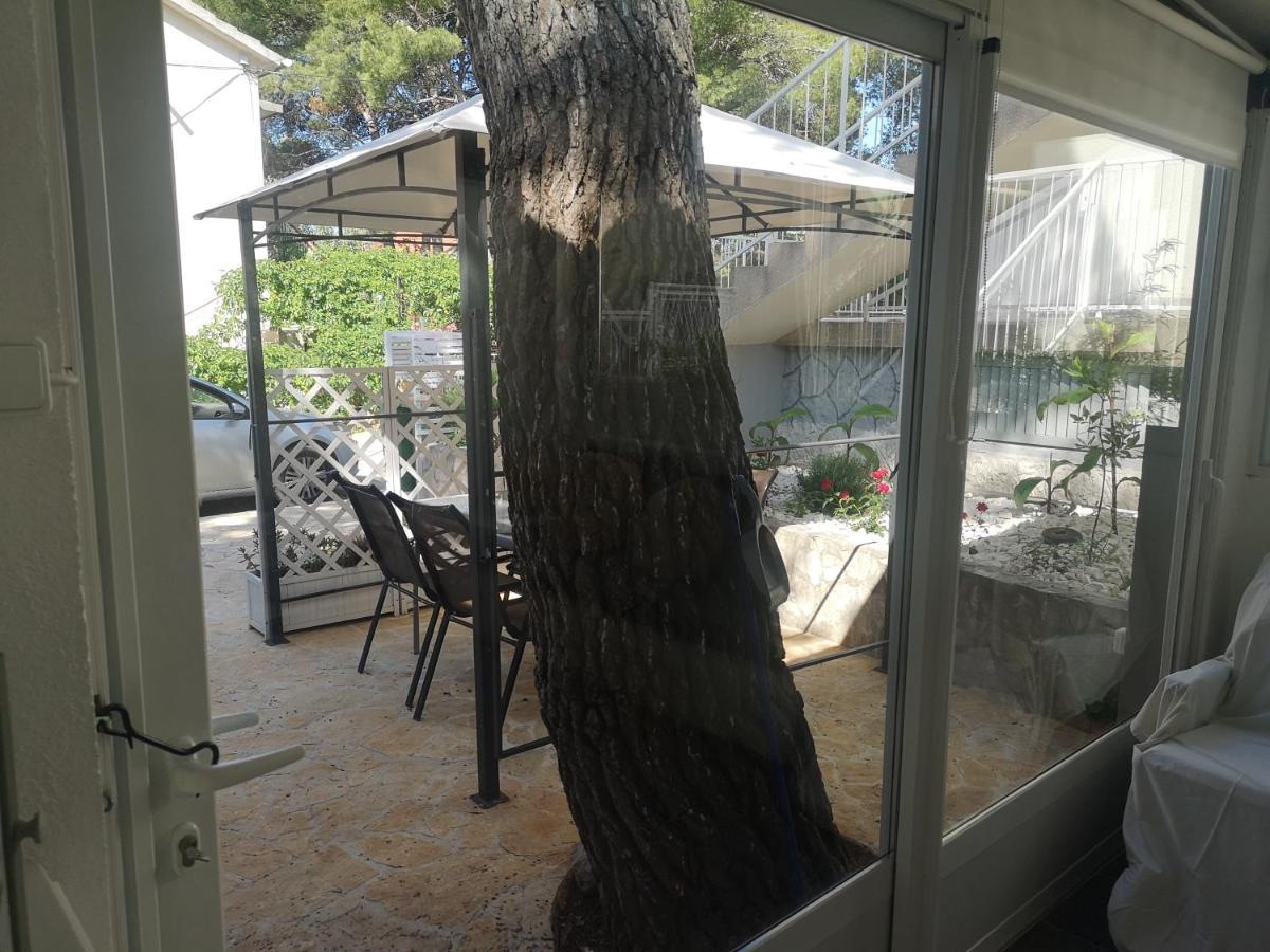 Villa Mala Kuca Ispod Borova Primošten Exterior foto